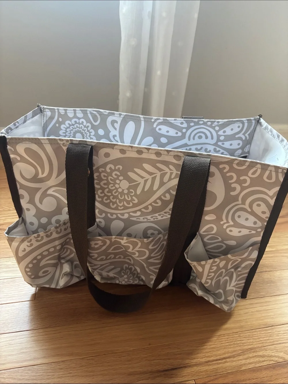 Like new Thirty One Grey Patterned Storage Tote Bag with 5 Exterior Pockets